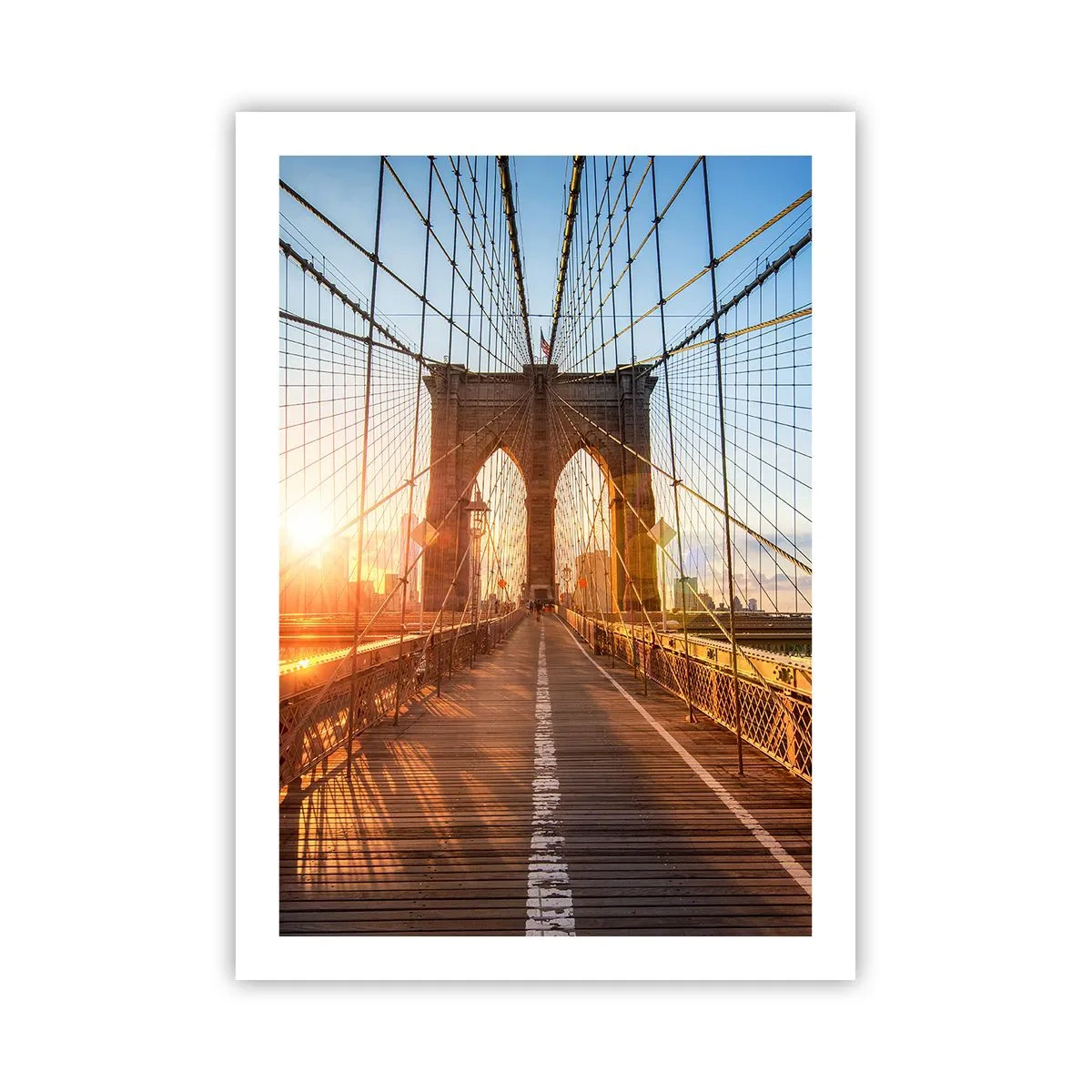 Póster - El puente de Brooklyn iluminado por los rayos del sol naciente - 50x70cm - En el puente dorado - Decoración de pared moderna para salón y dormitorio ARTTOR