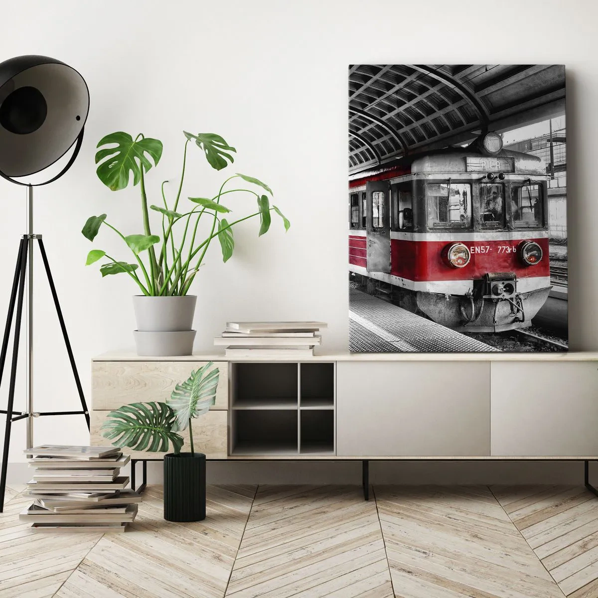 Cuadro sobre lienzo - Impresión de Imagen - Tren rojo en la estación bajo techo. - 70x100cm - ¿El viaje de su vida? - Decoración de pared moderna para salón y dormitorio ARTTOR