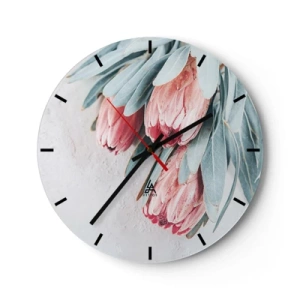 Reloj de pared - Reloj de vidrio - Flores de protea con hojas de color azul pálido sobre un fondo claro. - 30x30cm - Avergonzada de su propia belleza - Decoración de pared moderna para salón, cocina y dormitorio ARTTOR