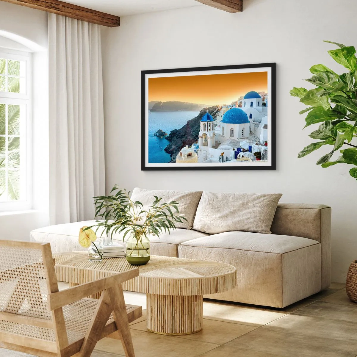 Póster en marco negro - Vista de Santorini con edificios blancos y mar azul. - 70x50cm - Santorini - el abrazo a las rocas - Decoración de pared moderna para salón y dormitorio ARTTOR