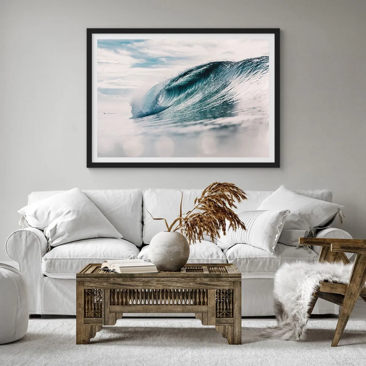 Póster en marco negro - Una ola del mar capturada en un momento dinámico contra el cielo. - 70x50cm - La cima del océano - Decoración de pared moderna para salón y dormitorio ARTTOR