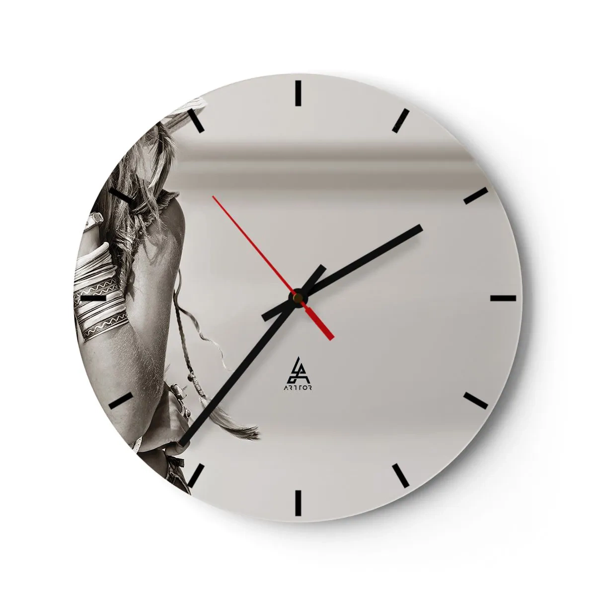 Reloj de pared - Reloj de vidrio - Fragmento de una niña con un traje decorativo en sepia. - 30x30cm - Libertad natural - Decoración de pared moderna para salón, cocina y dormitorio ARTTOR