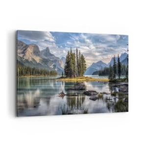 Cuadro sobre lienzo - Impresión de Imagen - Un paisaje de montaña con una isla rodeada por un lago tranquilo. - 120x80cm - Sobre el agua cristalina... - Decoración de pared moderna para salón y dormitorio ARTTOR