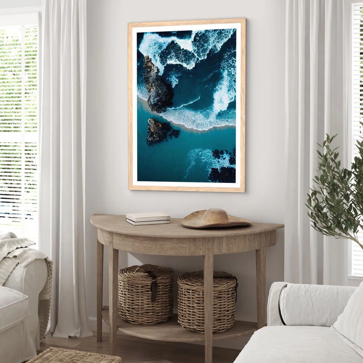 Póster en marco roble claro - Rodeadas por las olas - 70x100 cm