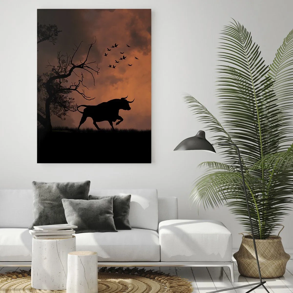 Cuadro sobre vidrio - Impresiones sobre Vidrio - Siluetas de toros contra un cielo naranja al atardecer - 50x70cm - Espectáculo dramático de la naturaleza - Decoración de pared moderna para salón y dormitorio ARTTOR