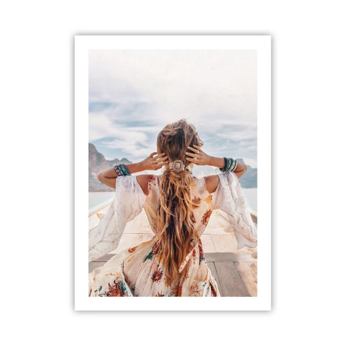 Póster - Mujer con vestido boho con vistas al mar - 50x70cm - Rumbo a la felicidad - Decoración de pared moderna para salón y dormitorio ARTTOR