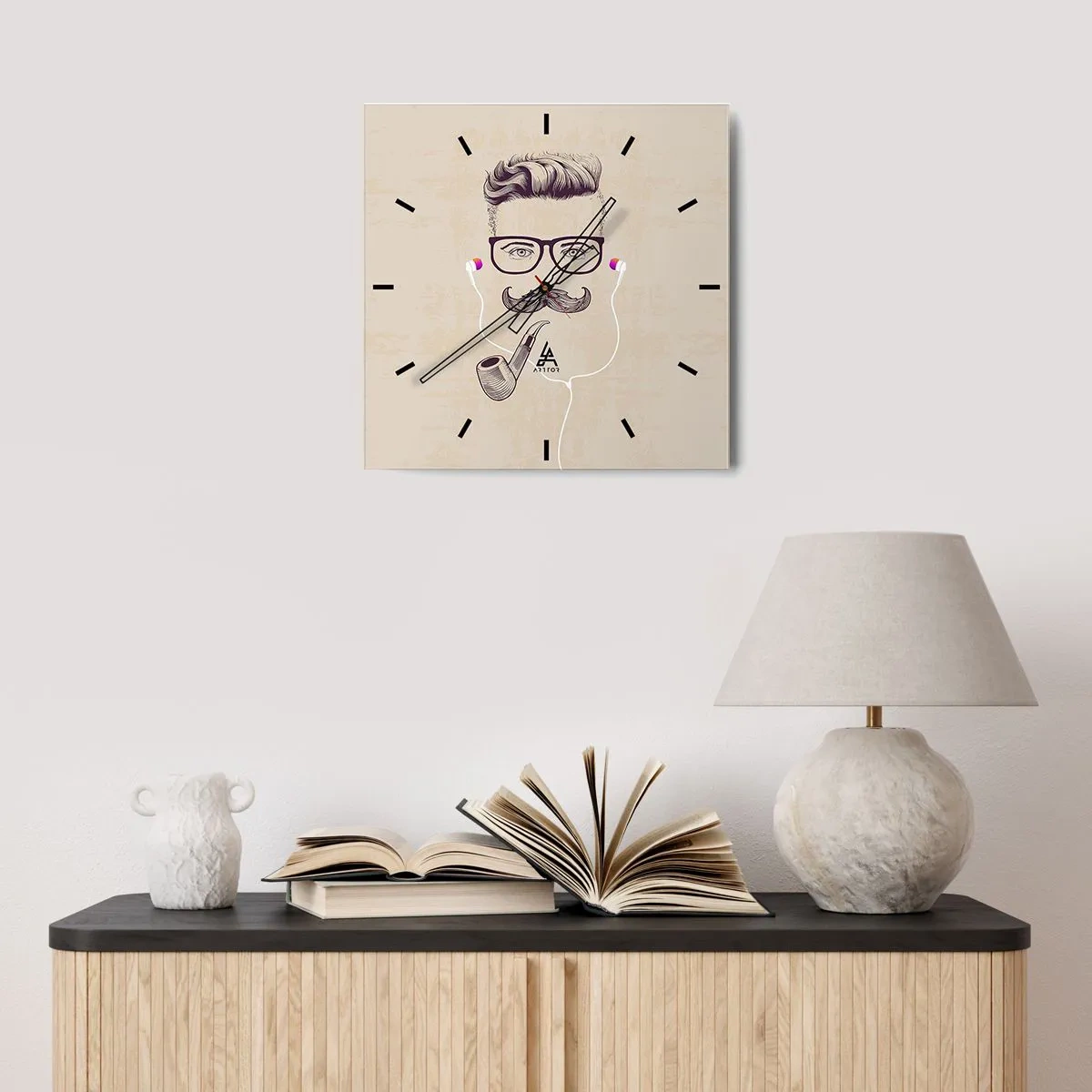 Reloj de pared - Reloj de vidrio - Retrato retro de un hombre con pipa, auriculares y gafas. - 30x30cm - Moda masculina - Decoración de pared moderna para salón y dormitorio ARTTOR