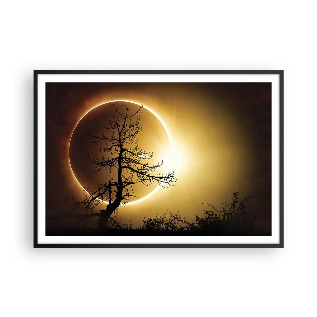 Póster en marco negro - Eclipse solar con una silueta de árbol en primer plano - 100x70cm - Eclipse total - Decoración de pared moderna para salón y dormitorio ARTTOR