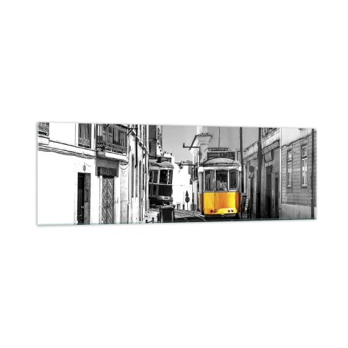 Cuadro sobre vidrio - Impresiones sobre Vidrio - Un tranvía amarillo en las calles de Lisboa en un entorno monocromático. - 160x50cm - Espíritu de Lisboa - Decoración de pared moderna para salón y dormitorio ARTTOR
