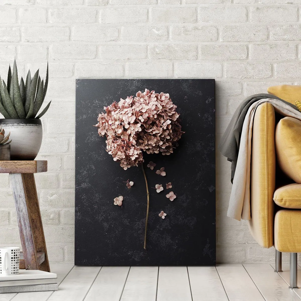 Cuadro sobre lienzo - Impresión de Imagen - Una delicada flor de hortensia sobre un fondo oscuro. - 50x70cm - Un signo verdaderamente romántico - Decoración de pared moderna para salón y dormitorio ARTTOR