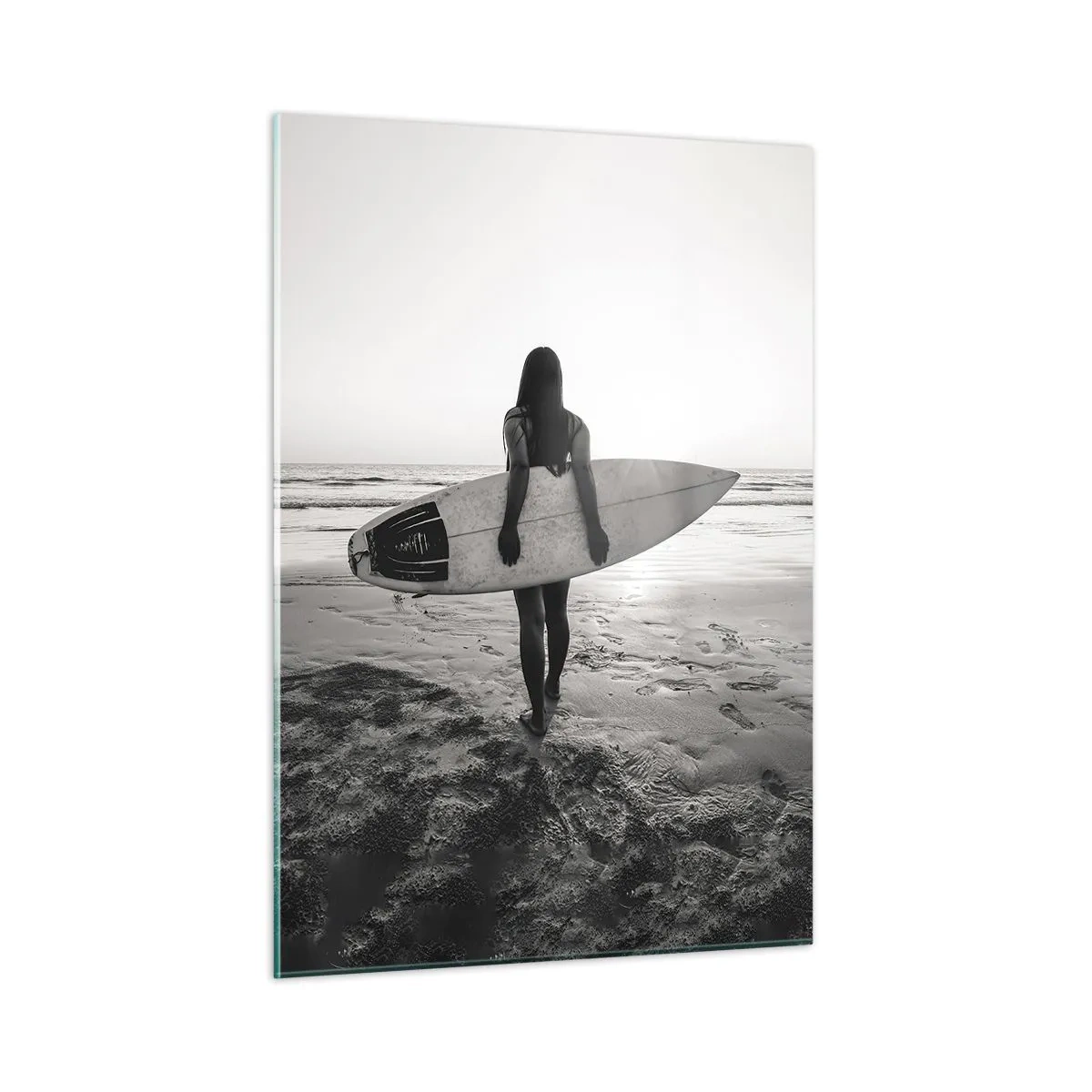 Cuadro sobre vidrio - Impresiones sobre Vidrio - Mujer con una tabla de surf en la playa al amanecer - 50x70cm - Hija de las olas marinas - Decoración de pared moderna para salón y dormitorio ARTTOR