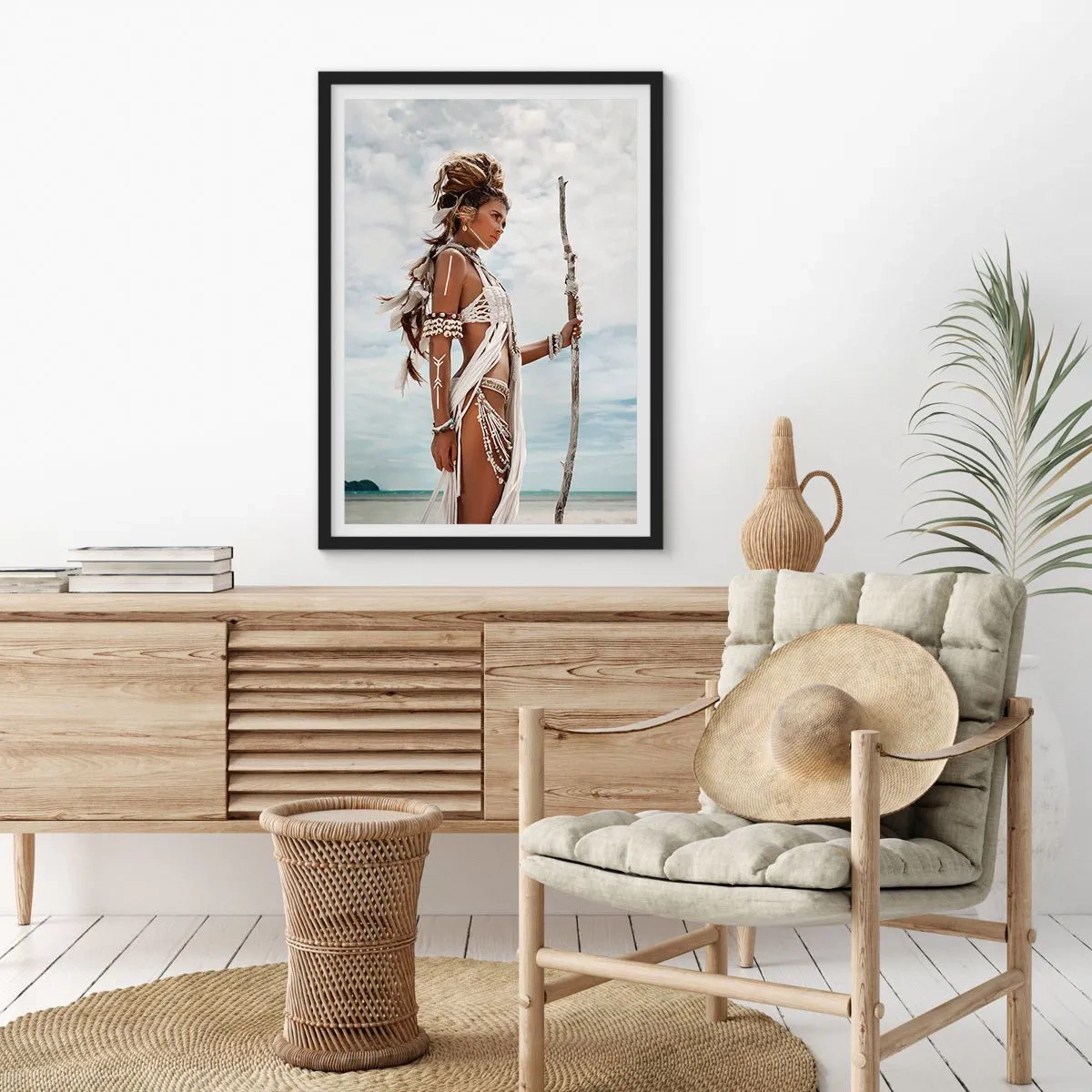 Póster en marco negro - Figura estilizada de una mujer en un entorno tropical. - 50x70cm - Reina de los trópicos - Decoración de pared moderna para salón y dormitorio ARTTOR