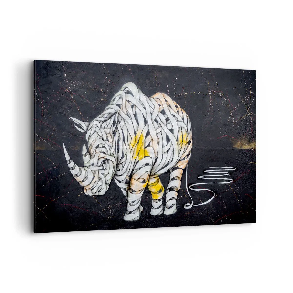 Cuadro sobre lienzo - Impresión de Imagen - Un rinoceronte tallado con rayas abstractas sobre un fondo oscuro. - 120x80cm - El mito de la momia rinoceronte - Decoración de pared moderna para salón y dormitorio ARTTOR