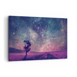 Cuadro sobre lienzo - Impresión de Imagen - Un árbol contra un cielo estrellado en colores púrpura y azul. - 120x80cm - Bajo un cielo mágico - Decoración de pared moderna para salón y dormitorio ARTTOR