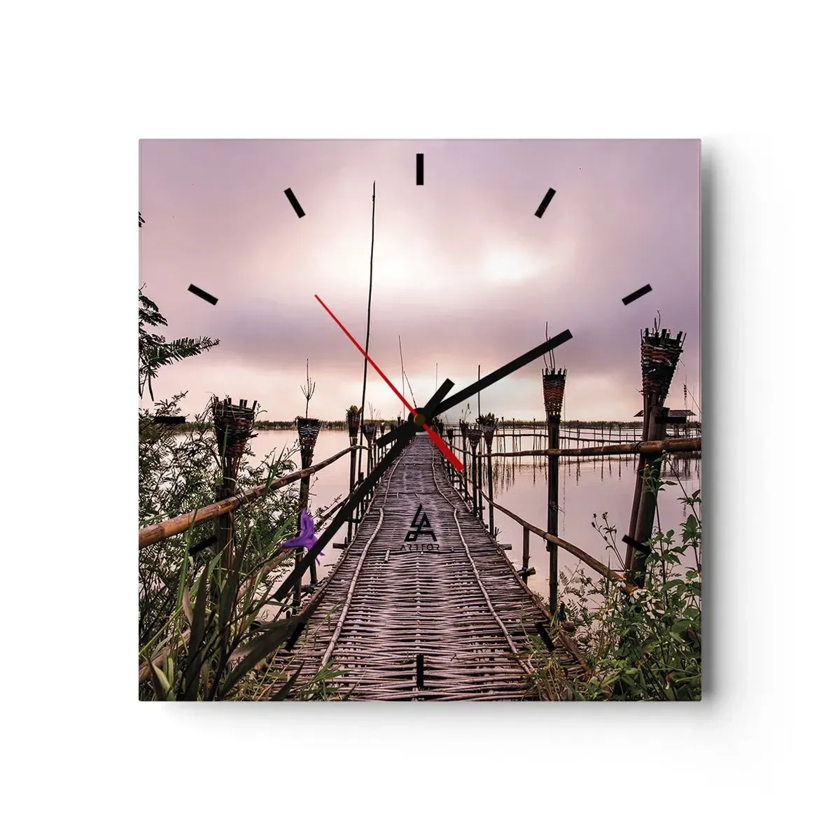 Reloj de pared - Reloj de vidrio - Puente de bambú sobre el agua al amanecer - 30x30cm - La tranquilidad de Asia - Decoración de pared moderna para salón y dormitorio ARTTOR