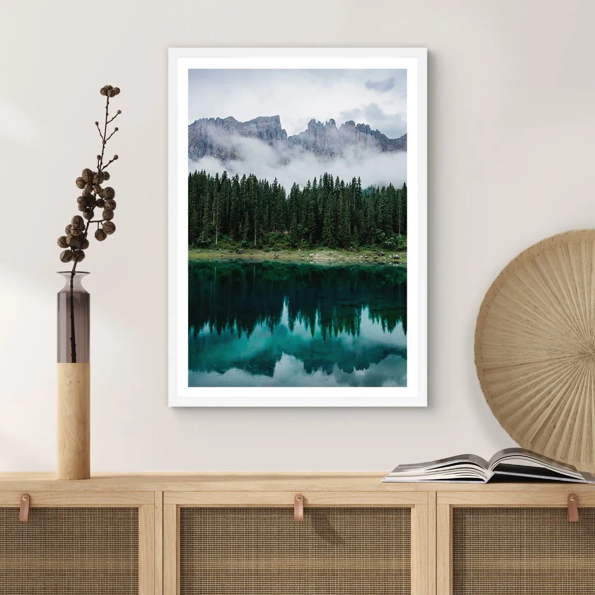 Póster en marco blanco - Calla, calla, no despertemos al agua dormida.... - 70x100 cm