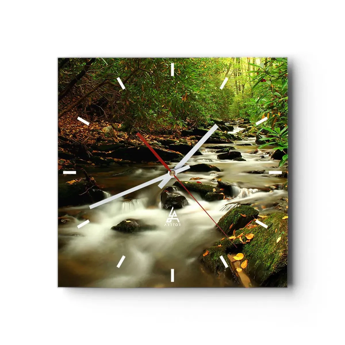 Reloj de pared - Reloj de vidrio - Un arroyo forestal que fluye entre piedras rodeadas de vegetación. - 30x30cm - Como plata líquida - Decoración de pared moderna para salón y dormitorio ARTTOR