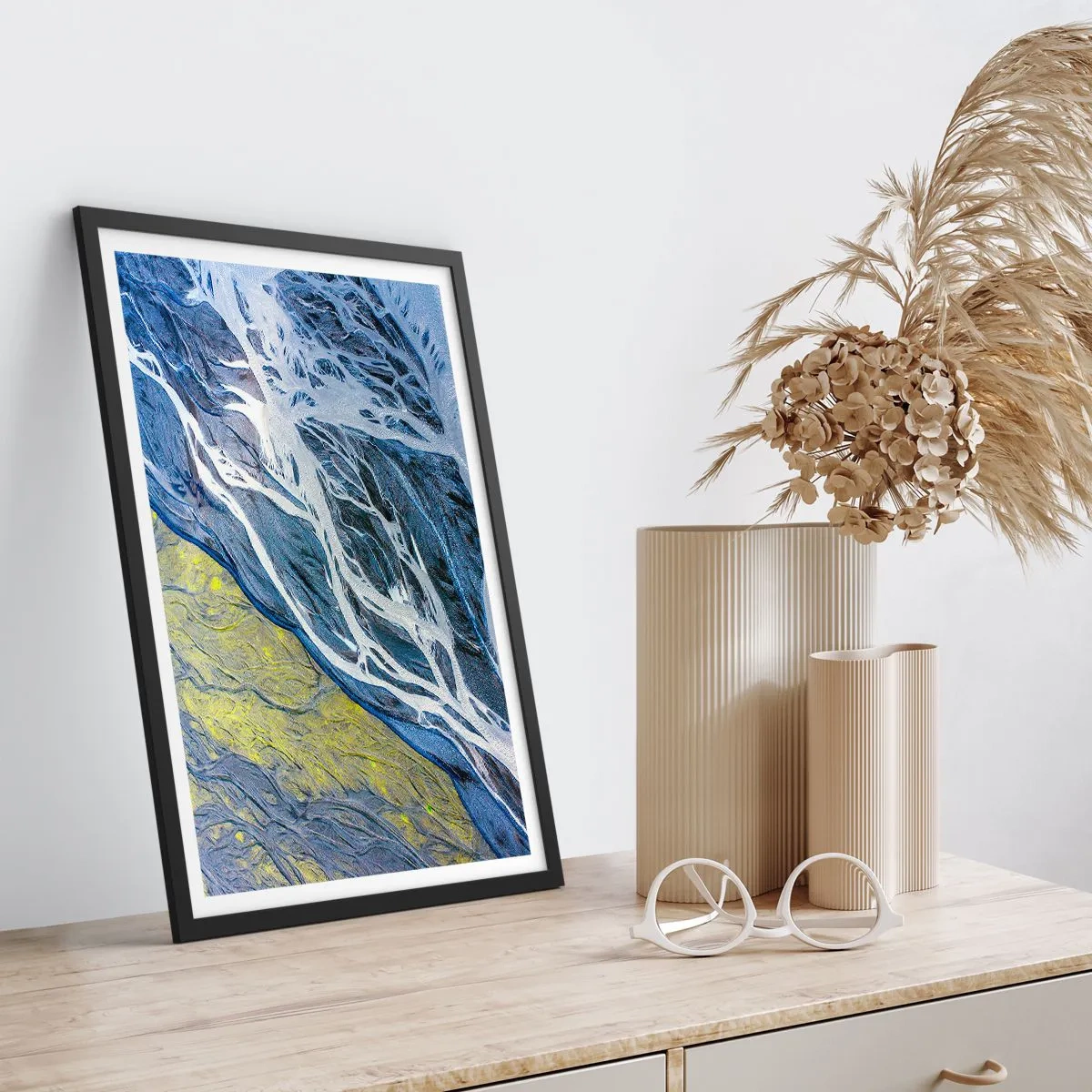 Póster en marco negro - Las pinturas rupestres de la naturaleza - 30x40 cm