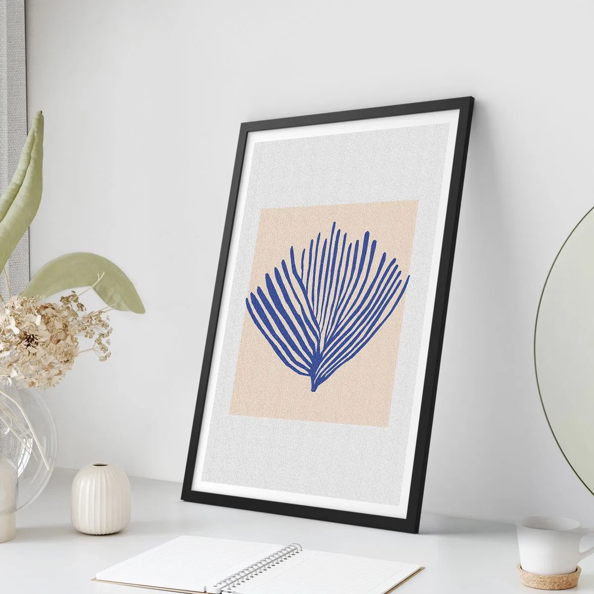 Póster en marco negro - Gráfico estilizado de una planta marina en forma de abanico. - 50x70cm - Abanico azul - Decoración de pared moderna para salón y dormitorio ARTTOR