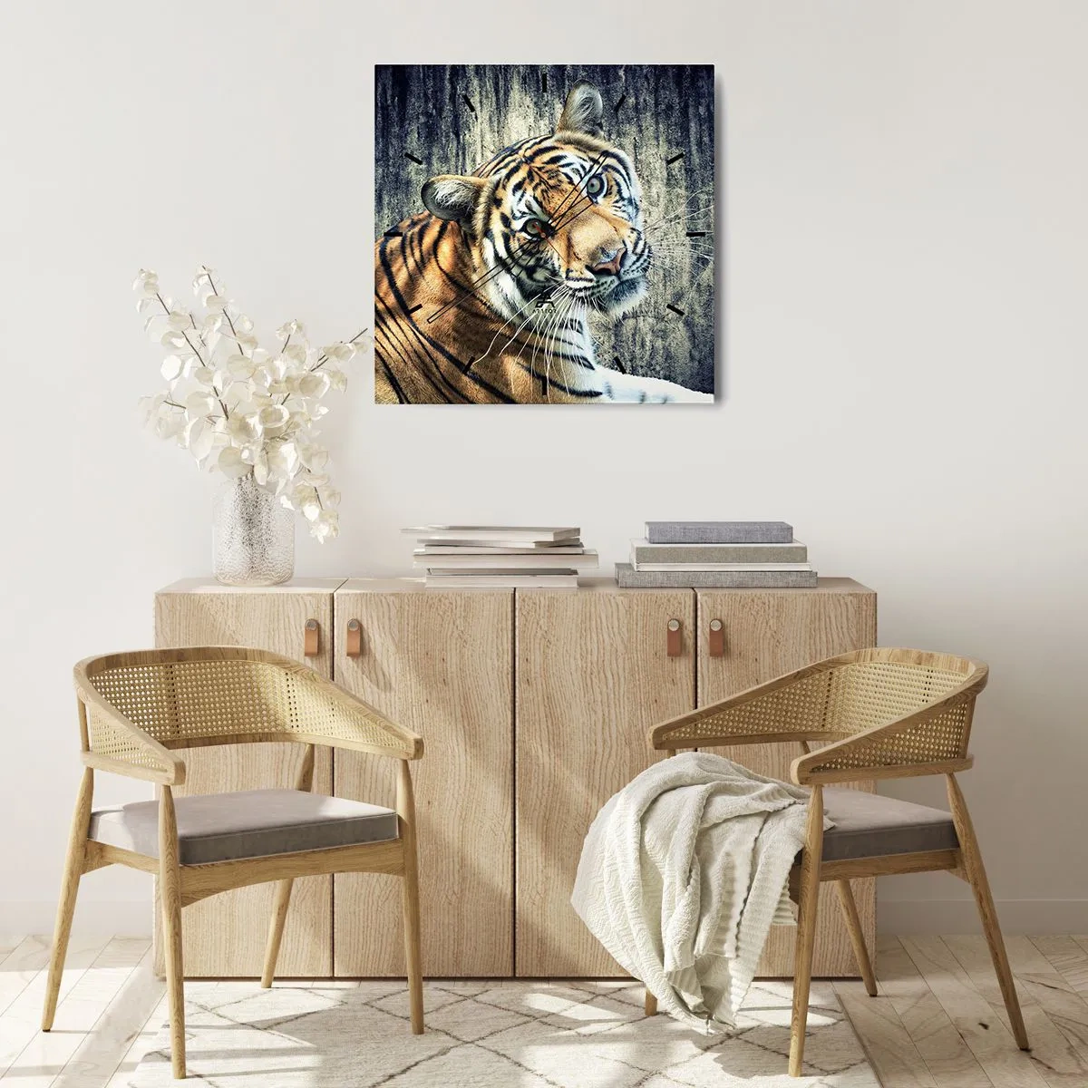 Reloj de pared - Reloj de vidrio - Un tigre recostado contra una pared de textura rugosa. - 30x30cm - Retrato en corrientes de luz - Decoración de pared moderna para salón y dormitorio ARTTOR