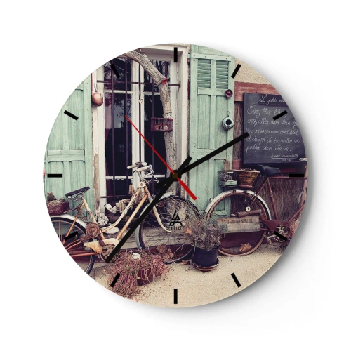 Reloj de pared - Reloj de vidrio - Bicicletas retro frente a persianas verdes - 30x30cm - La vida rural - Decoración de pared moderna para salón, cocina y dormitorio ARTTOR