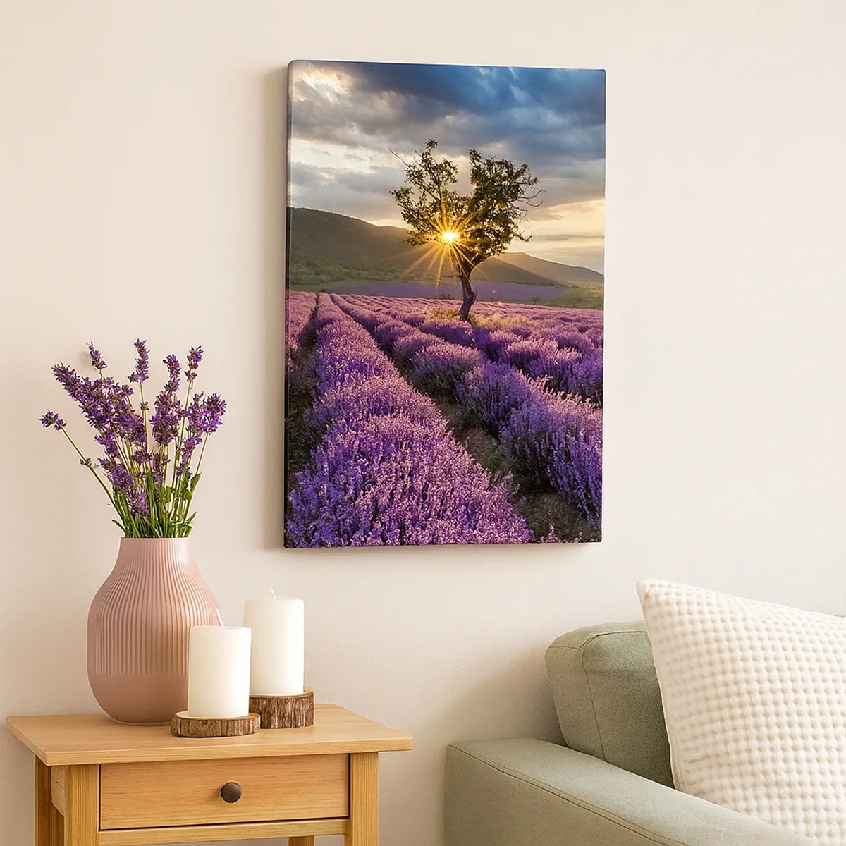 Cuadro sobre lienzo - Impresión de Imagen - Un campo de lavanda con un árbol solitario al atardecer. - 50x70cm - Aroma en lila - Decoración de pared moderna para salón y dormitorio ARTTOR