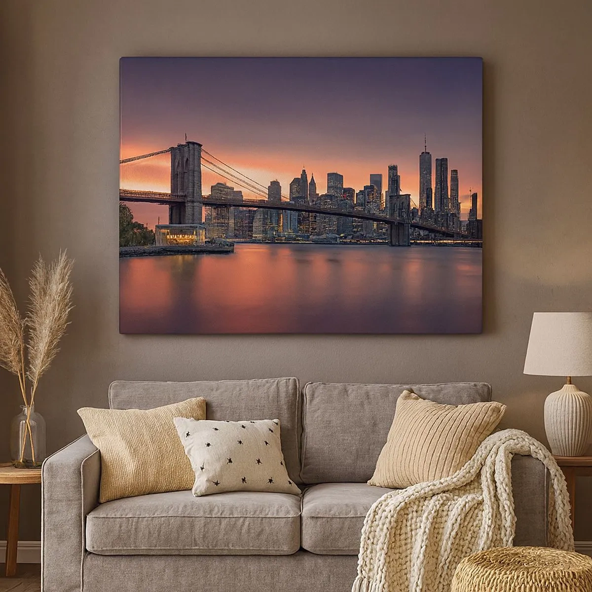 Cuadro sobre lienzo - Impresión de Imagen - Panorama nocturno de la ciudad con un puente y un cielo iluminado. - 70x50cm - Ahogado en el silencio lila - Decoración de pared moderna para salón y dormitorio ARTTOR