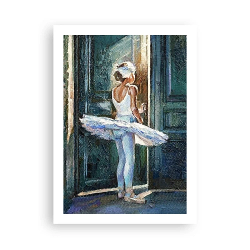 Póster - Bailarina a la luz de una puerta en estilo impresionista. - 50x70cm - Antes del espectáculo - Decoración de pared moderna para salón y dormitorio ARTTOR