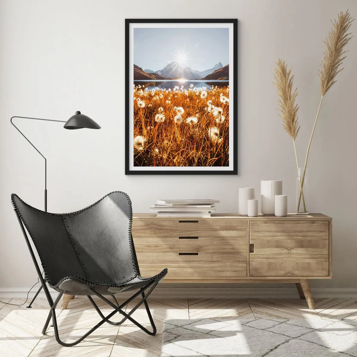 Póster en marco negro - Un prado con flores blancas frente a un lago y montañas al atardecer. - 50x70cm - Dureza de las rocas, suavidad de la hierba - Decoración de pared moderna para salón y dormitorio ARTTOR