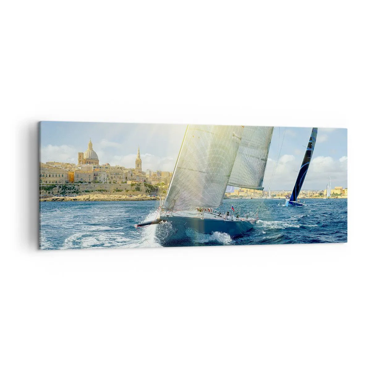 Cuadro sobre lienzo - Impresión de Imagen - Regata con el telón de fondo de una costa soleada - 140x50cm - Hora de abandonar la ciudad - Decoración de pared moderna para salón y dormitorio ARTTOR