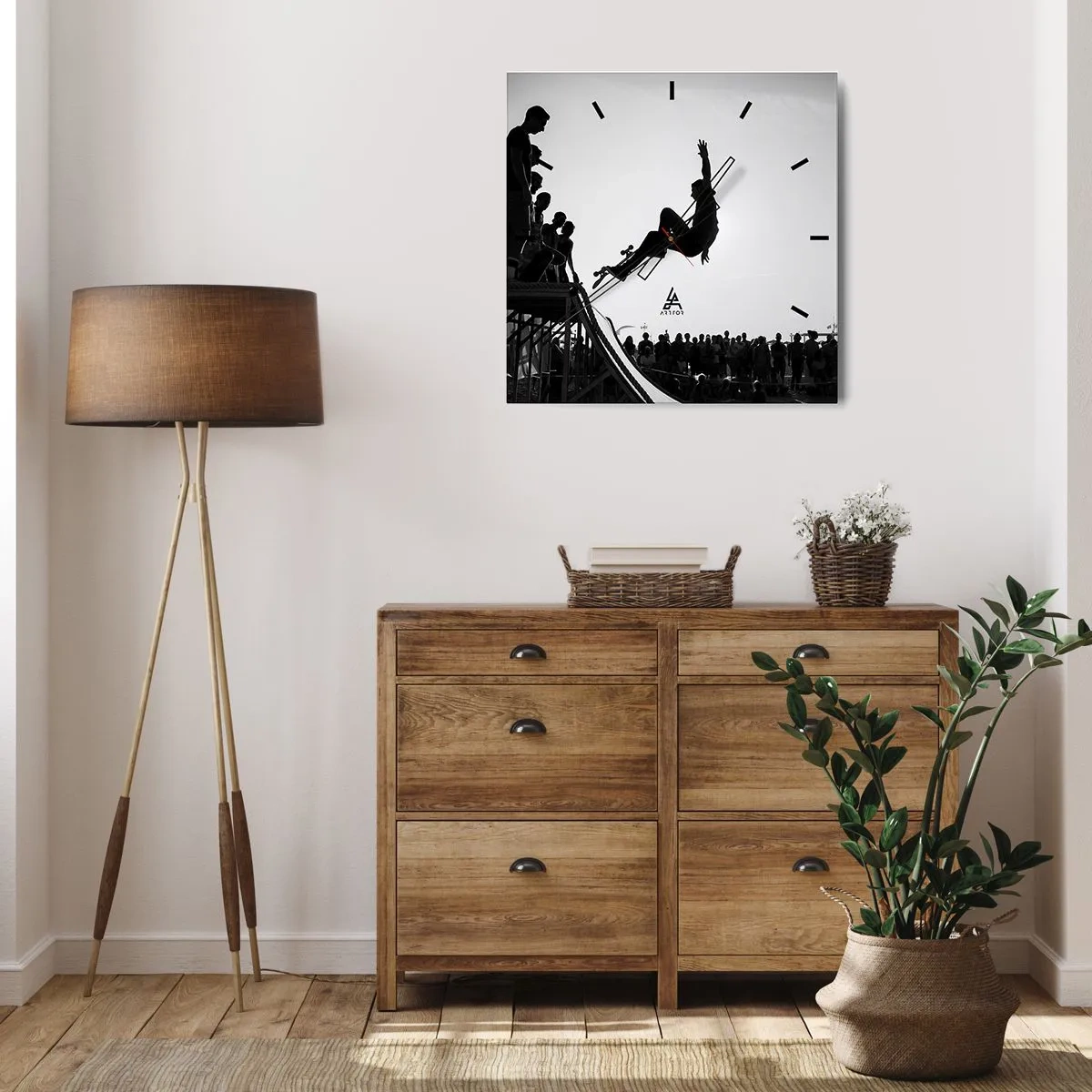 Reloj de pared - Reloj de vidrio - Escena de skate en blanco y negro en una rampa - 30x30cm - Héroes y espectadores - Decoración de pared moderna para salón y dormitorio ARTTOR