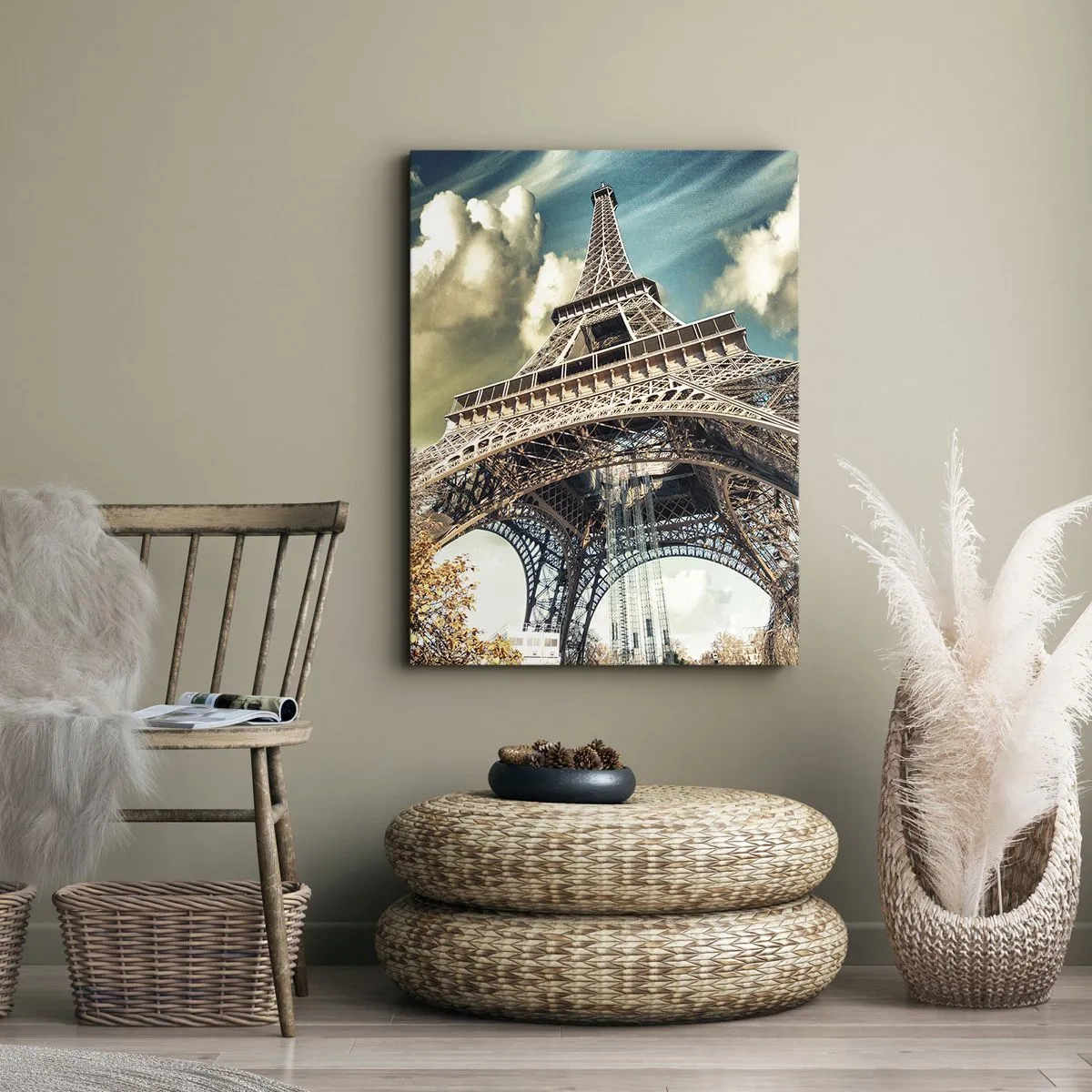 Cuadro sobre lienzo - Impresión de Imagen - La Torre Eiffel desde abajo en un entorno otoñal - 80x120cm - Y en París, en otoño... - Decoración de pared moderna para salón y dormitorio ARTTOR