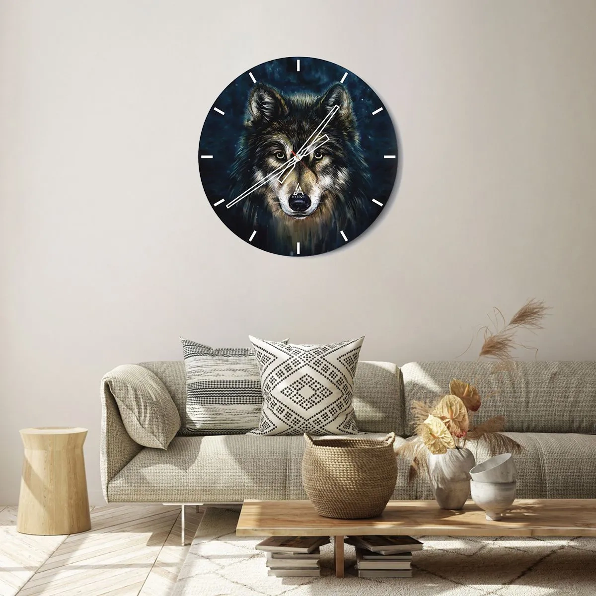 Reloj de pared - Reloj de vidrio - Retrato de un lobo contra un cielo nocturno azul oscuro - 30x30cm - ¿Alfa? Y omega - Decoración de pared moderna para salón, cocina y dormitorio ARTTOR