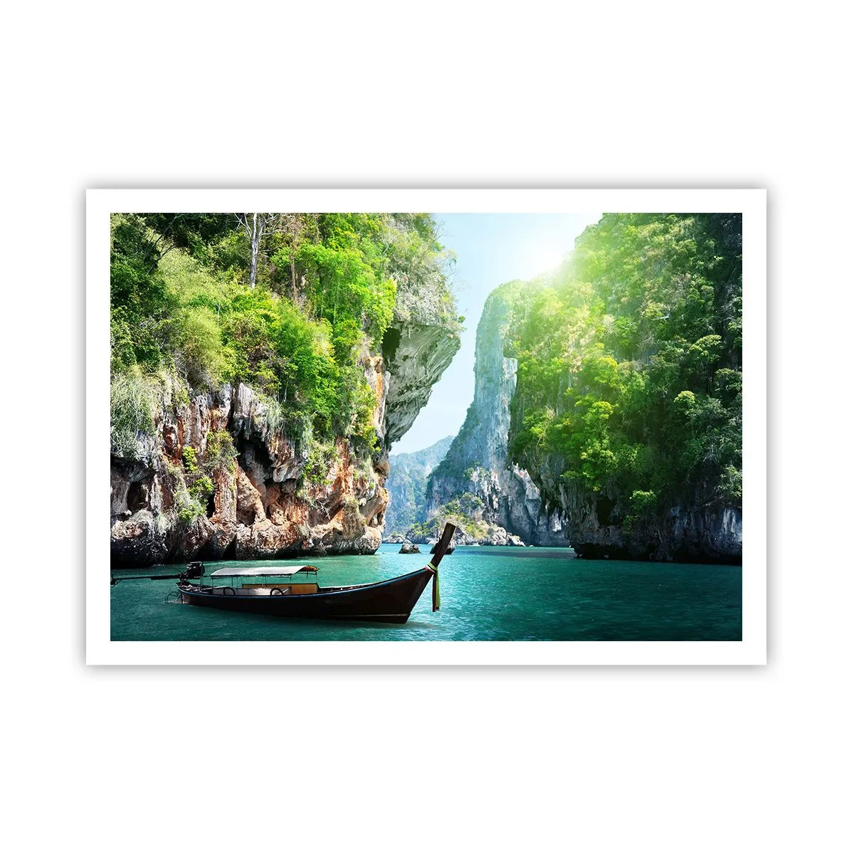 Póster - Un barco tradicional con un telón de fondo de acantilados tropicales y aguas turquesas. - 100x70cm - Una invitación a un viaje exótico - Decoración de pared moderna para salón y dormitorio ARTTOR