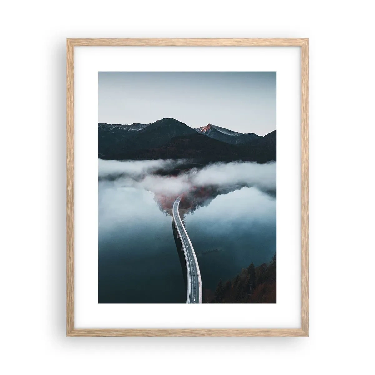 Póster en marco roble claro - Sobre el agua lisa como un espejo - 40x50 cm