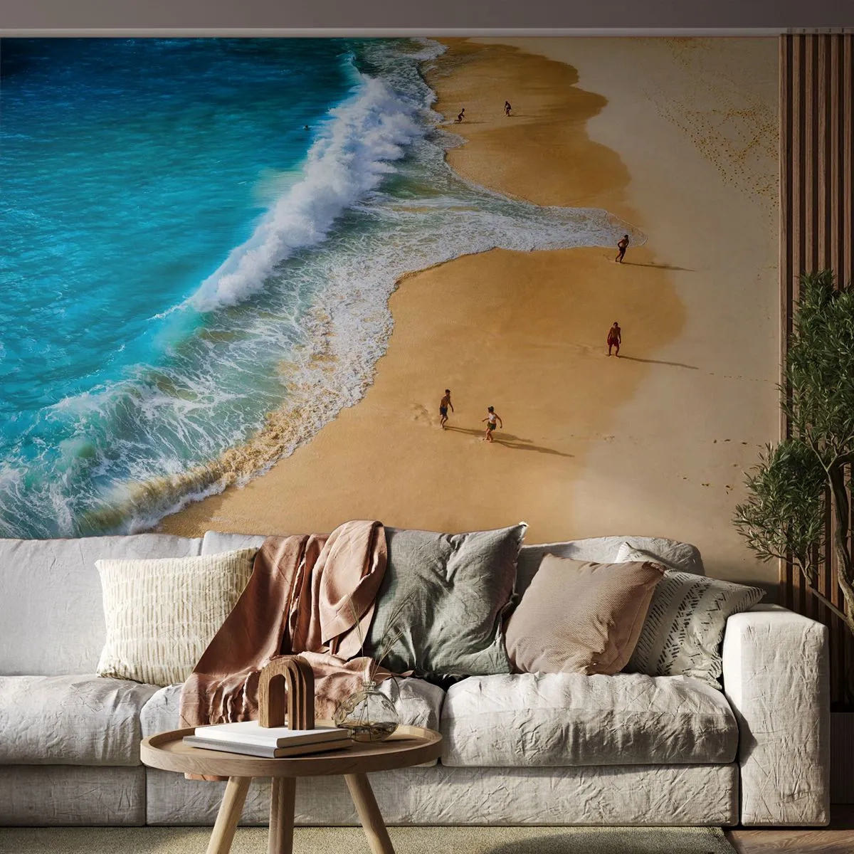 Fotomural Premium Sand - Playa dorada y olas turquesas con gente caminando por la orilla. - 100x70cm - Y luego el sol, la playa... - Decoración de pared moderna para salón y dormitorio ARTTOR