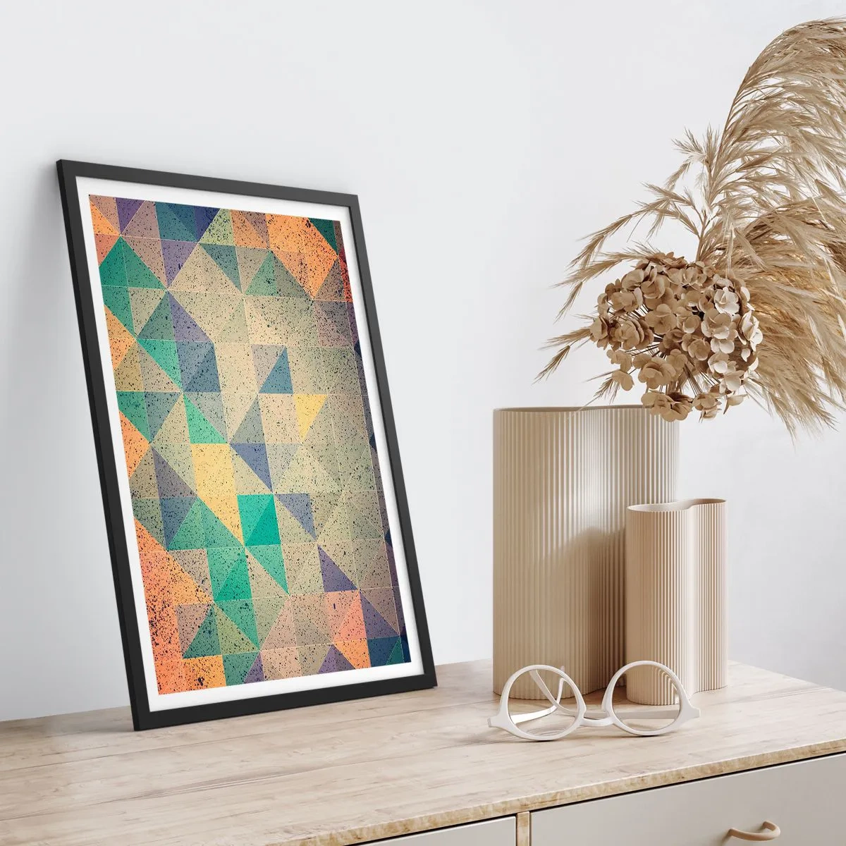 Póster en marco negro - República de los triángulos - 61x91 cm