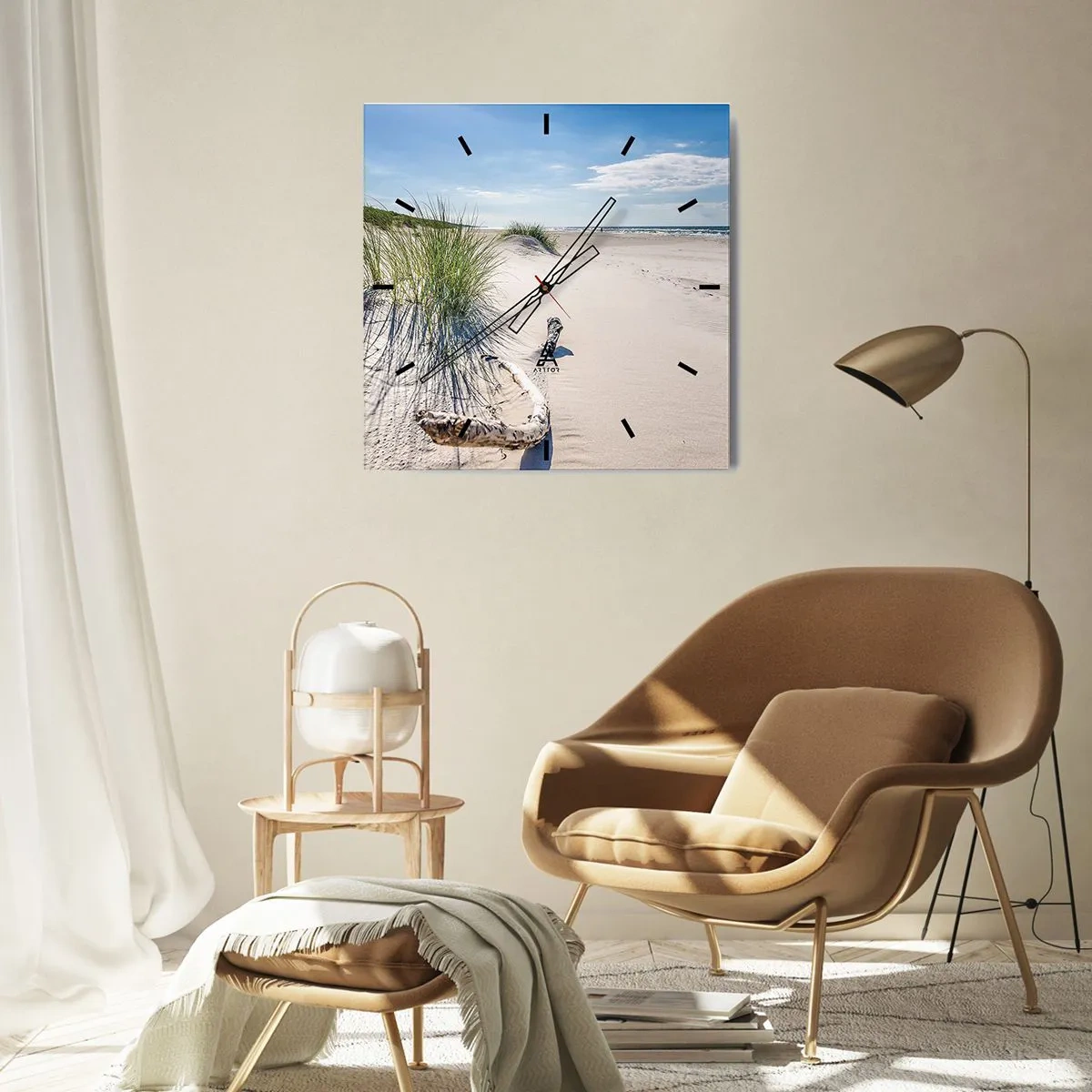 Reloj de pared - Reloj de vidrio - Una playa báltica con arena, césped y un cielo azul tranquilo. - 30x30cm - ¿La más bella? Báltico - Decoración de pared moderna para salón y dormitorio ARTTOR