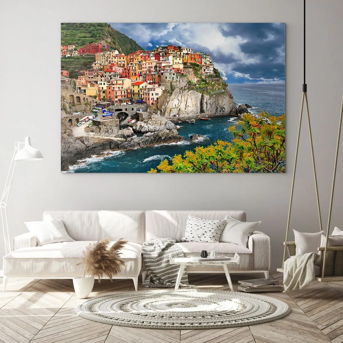 Cuadro sobre vidrio - Impresiones sobre Vidrio - Un pueblo colorido en un acantilado junto al mar. - 70x50cm - En el acantilado - Decoración de pared moderna para salón y dormitorio ARTTOR