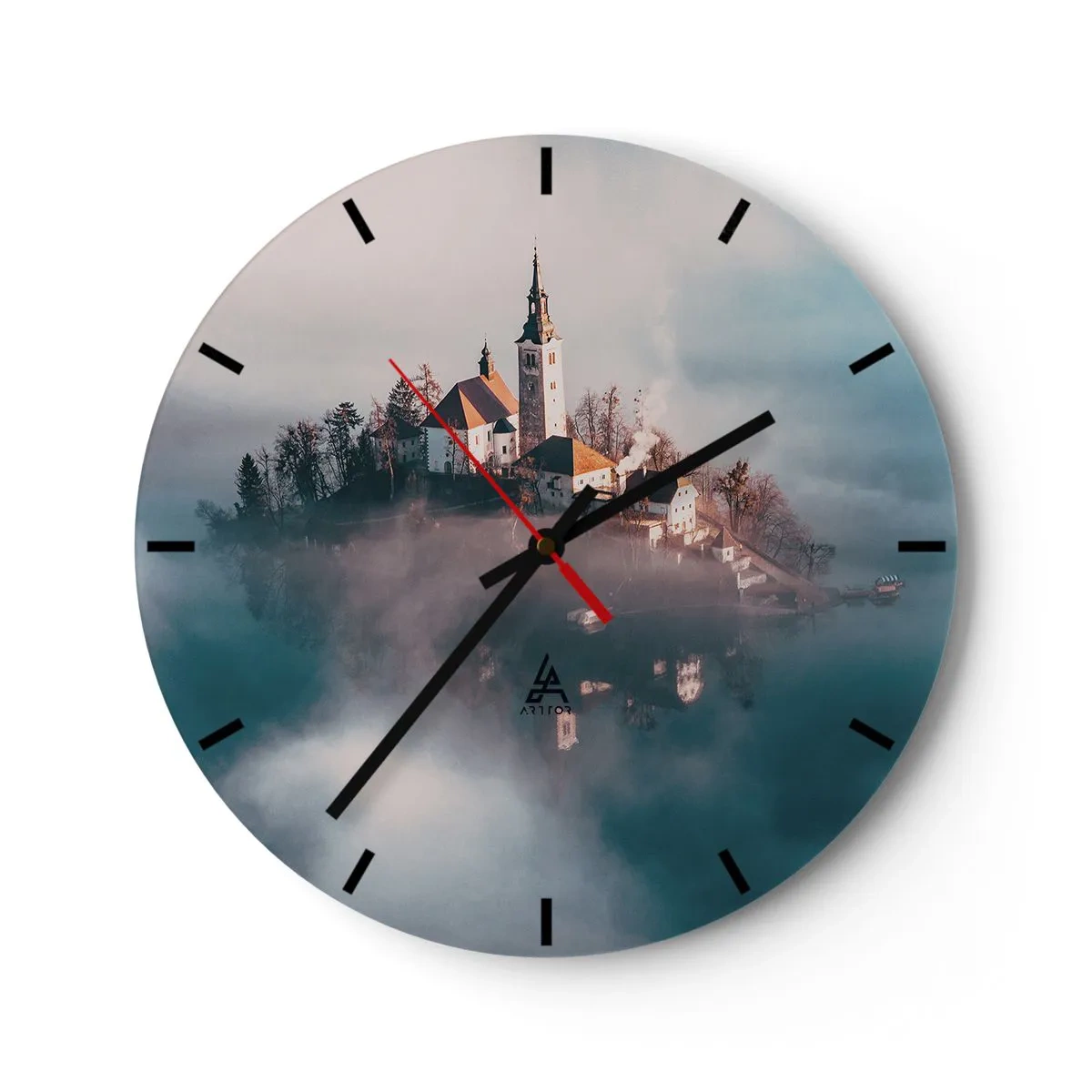 Reloj de pared - Reloj de vidrio - Una isla con una iglesia rodeada de niebla y agua. - 30x30cm - Isla de los sueños - Decoración de pared moderna para salón, cocina y dormitorio ARTTOR