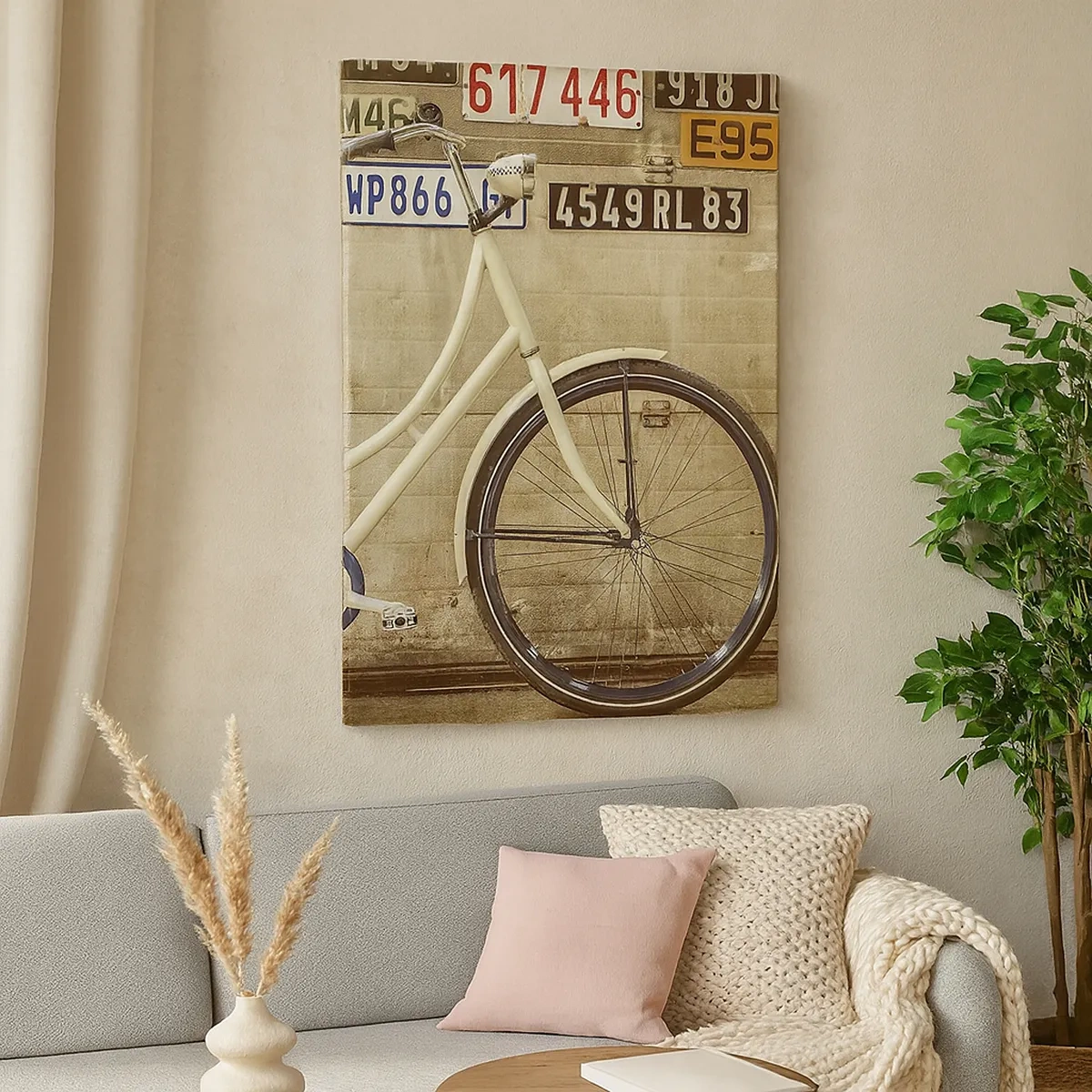 Cuadro sobre lienzo - Impresión de Imagen - Una bicicleta retro contra una pared decorada con matrículas. - 50x70cm - No hay complejos - Decoración de pared moderna para salón y dormitorio ARTTOR