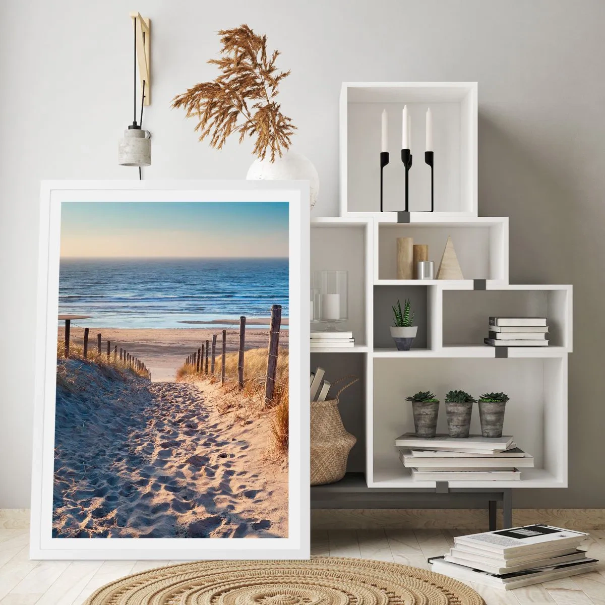 Póster en marco blanco - El sonido del mar, el canto de los pájaros, una playa virgen entre las dunas... - 40x50 cm