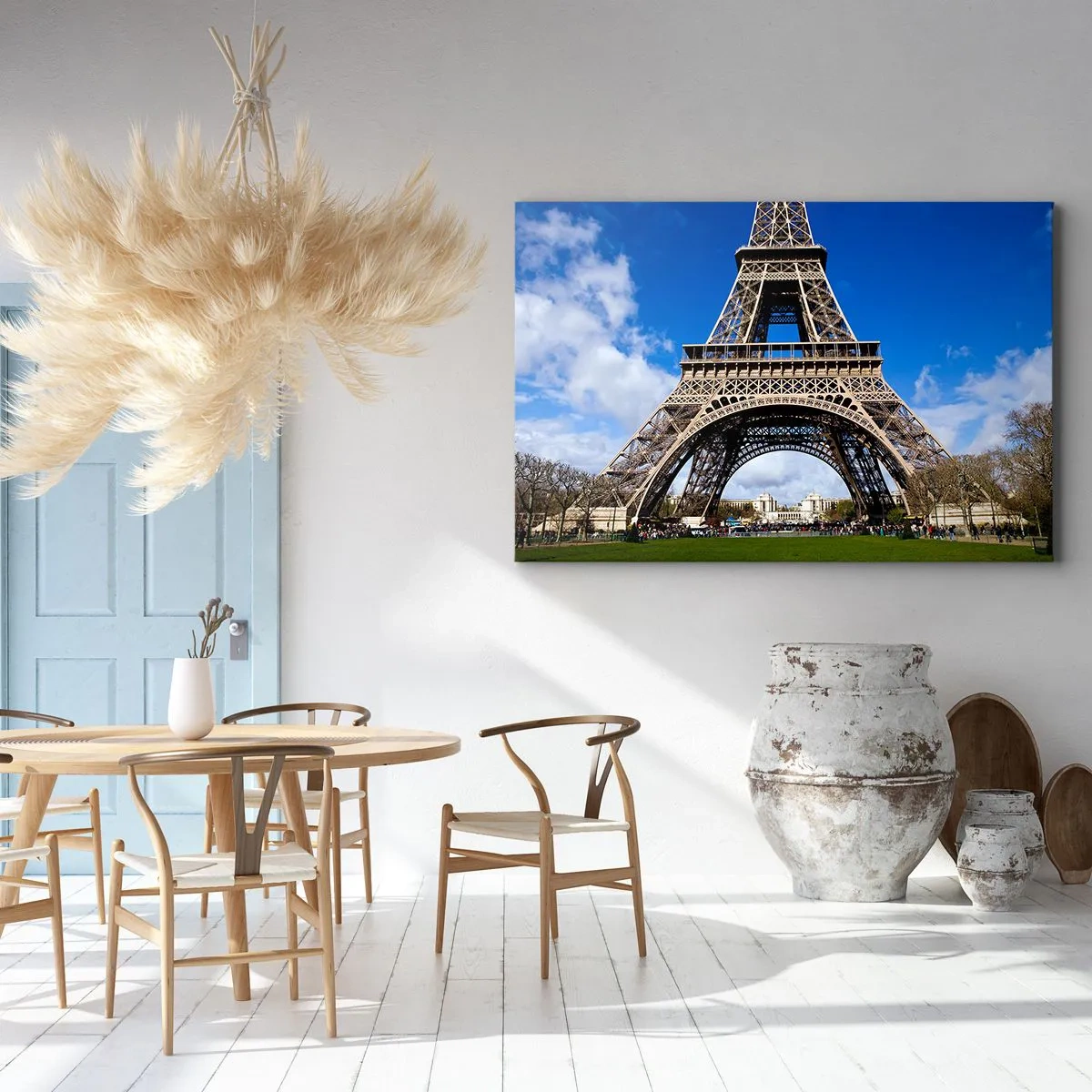 Cuadro sobre lienzo - Impresión de Imagen - La Torre Eiffel con el cielo azul y un parque verde como fondo. - 120x80cm - Todo París a sus pies - Decoración de pared moderna para salón y dormitorio ARTTOR