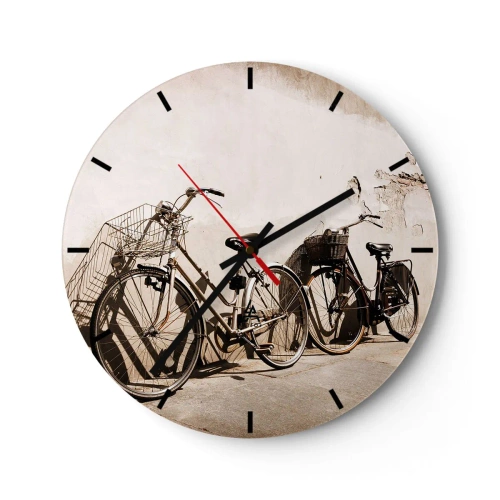 Reloj de pared - Reloj de vidrio - Bicicletas de estilo retro contra una pared - 30x30cm - El inolvidable encanto del pasado - Decoración de pared moderna para salón, cocina y dormitorio ARTTOR
