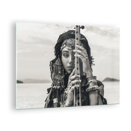 Cuadro sobre vidrio - Impresiones sobre Vidrio - Mujer con joyería oriental y un instrumento - 70x50cm - La música propia de Oriente - Decoración de pared moderna para salón y dormitorio ARTTOR