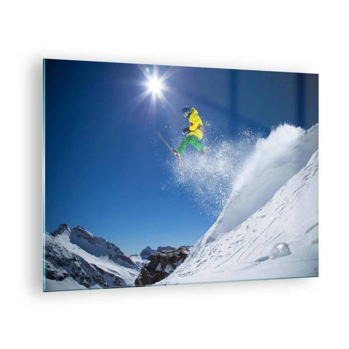 Cuadro sobre vidrio - Impresiones sobre Vidrio - Un esquiador en acción con el telón de fondo de montañas cubiertas de nieve. - 70x50cm - Bailando con las montañas - Decoración de pared moderna para salón y dormitorio ARTTOR