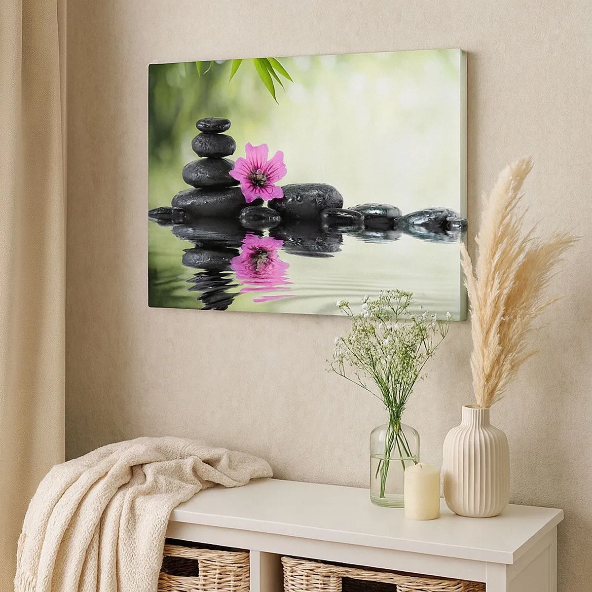 Cuadro sobre lienzo - Impresión de Imagen - Piedras zen y una flor rosa reflejada en el agua. - 70x50cm - Tiempo para el alma - Decoración de pared moderna para salón y dormitorio ARTTOR