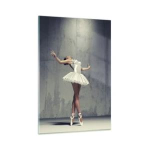 Cuadro sobre vidrio - Impresiones sobre Vidrio - Una bailarina de ballet con un vestido blanco frente a una pared sin rematar. - 80x120cm - Ligero como un pájaro - Decoración de pared moderna para salón y dormitorio ARTTOR