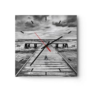 Reloj de pared - Reloj de vidrio - Una vista en blanco y negro de un embarcadero de madera sobre un mar tempestuoso. - 30x30cm - Estoy esperando que sople el viento... - Decoración de pared moderna para salón y dormitorio ARTTOR