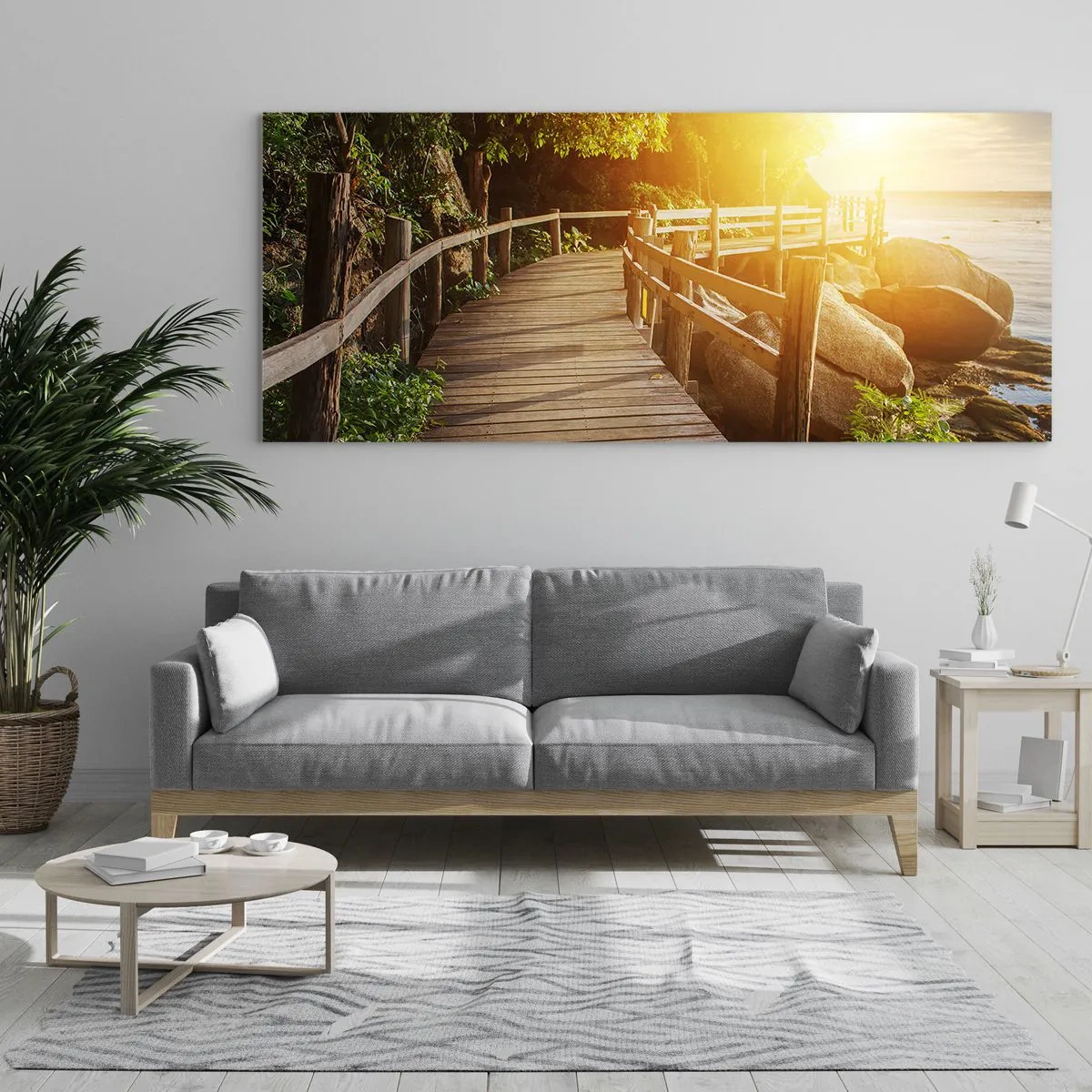 Cuadro sobre vidrio - Impresiones sobre Vidrio - Un puente de madera entre la vegetación que conduce al mar bajo los rayos del sol. - 120x50cm - Otra curva, otra maravilla - Decoración de pared moderna para salón y dormitorio ARTTOR